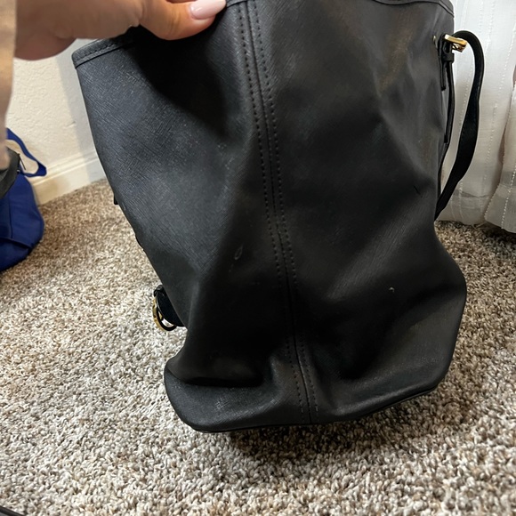 Michael Kora Jet Set Travel - Picture 7 of 8